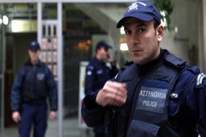 تقرير: الشرطة اليونانية اكتشفت العام الماضي خطط الهجوم على مطار بروكسل