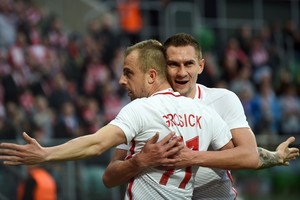 بولندا تسحق فنلندا بخماسية لتواصل انتصاراتها