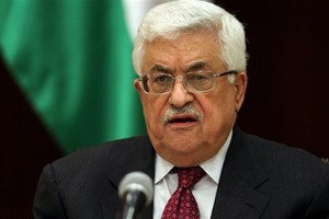 عباس يبلغ بان كي مون سعيه لاستصدار قرار أممي لوقف الاستيطان