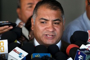 رئيس هندوراس السابق يقر بذنبه في فضيحة فساد الفيفا