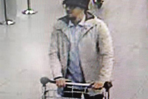 المتطرف الثالث في مطار بروكسل لا يزال لغزاً بعد الإفراج عن فيصل شفو