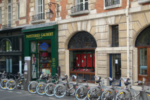 ساحات باريسية تزيد المساحات المخصصة للمشاة والدراجات 