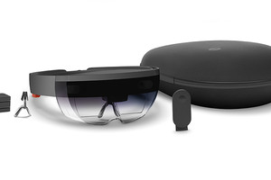 مايكروسوفت تعلن بدء شحن نظارات 'HoloLens' للمطورين