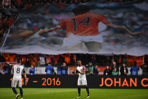 رحيل كرويف يخيم على الكلاسيكو