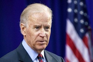 البيت الأبيض: بايدن يؤكد للعبادي دعم أميركا للإصلاحات السياسية بالعراق