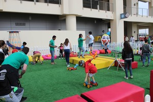 حضور جماهيري كبير في منطقة الفعاليات بحلبة البحرين