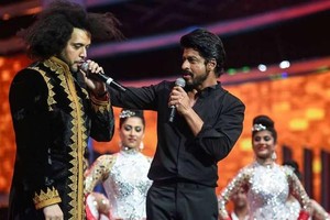 يؤديها الجريني.. النسخة العربية من أغنية فيلم شاروخان الجديد تنافس الأصلية