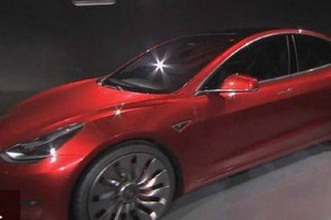 تيسلا موديل 3 'سيارة كهربية ممتازة بأسعار معقولة'