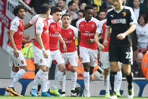 انتصارات ساحقة لأرسنال وسيتي وتشلسي في الدوري الإنجليزي