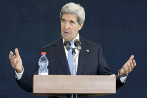 كيري سيزور نصب ضحايا القنبلة النووية في هيروشيما