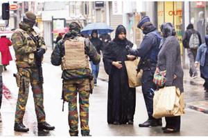 1859 فرنسياً متورطون في تجنيد متطرفين للقتال في سورية