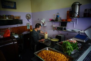 لماذا لا يزال اللاجئون غير مرحب بهم في تركيا؟