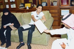 السعودية.. أرملة مليونير تطلب تنفيذ حكم نهائي بإثبات نسب ابنه