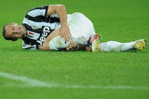 إصابة جديدة تبعد كيليني مدافع يوفنتوس عن الملاعب