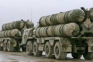 وكالة: روسيا تبدأ تسليم صواريخ إس-300 إلى إيران خلال الأيام المقبلة
