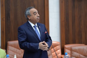 وزير الأشغال للنائب داوود: أعدك باهتمامي الشخصي بصناعة التمور