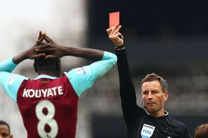 الاتحاد الانجليزي يلغي طرد لاعب وست هام كوياتي