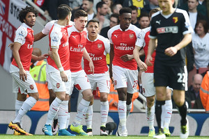 اختبارات صعبة أمام توتنهام وأرسنال على طريق المطاردة مع ليستر بالدوري الإنجليزي