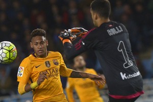 سوسييداد يؤكد عقدة برشلونة وينعش آمال الريال وأتلتيكو في الدوري الاسباني