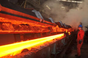 رئيس نقابة عمال المعادن في ألمانيا يطالب الحكومة بدعم صناعة الصلب