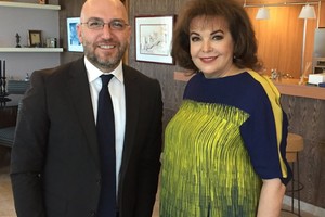 بارعة علم الدين: أمل كلوني ليست حامل وجورج بحب 'الكبة'