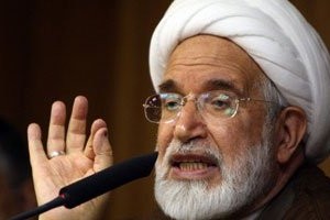 كروبي يطلب من روحاني السماح له بالمثول أمام محكمة