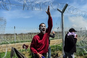 مفوضية اللاجئين تدين استخدام مقدونيا الغاز المسيل للدموع ضد المهاجرين