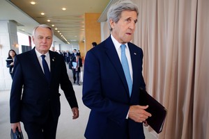 كيري ينضم إلى وزراء خارجية مجموعة السبع لزيارة النصب التذكاري لضحايا هيروشيما