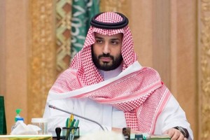 وزير الدفاع السعودي يصل الإمارات