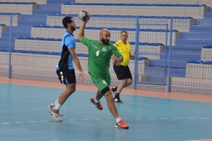 شاهد بالصور... فوز البحرين على سماهيج في دوري اليد