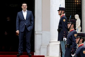 رئيس الحكومة اليونانية يتهم مقدونيا بتصرف معيب مع المهاجرين