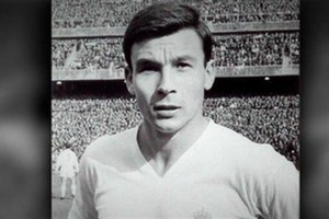 وفاة «دي فيليبي» نجم ريـال مدريد السابق