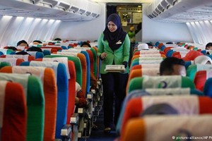ماليزيا توقف رحلات شركة طيران تقدم خدمات 'حلال'