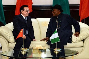 وزير خارجية نيجيريا: الصين تعرض قرضا قيمته 6 مليارات دولار