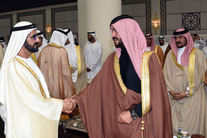 العاهل ينيب خالد بن حمد لحضور زفاف خالد بن سلطان بن زايد آل نهيان