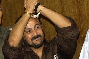 إطلاق حملة لترشيح القيادي مروان البرغوثي لجائزة نوبل للسلام