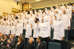 جامعة البحرين الطبية تقيم حفل ارتداء الزي الأبيض لطلبة التمريض