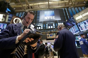 الأسهم الأميركية تفتح مرتفعة مع صعود أسعار النفط