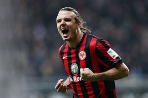 آينتراخت فرانكفورت يأمل عودة ماير في المباريات الثلاث الأخيرة بالموسم