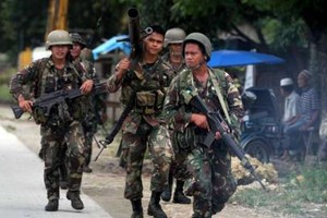 مسلحون يقتلون رهينتين بقطع رأسيهما في الفلبين