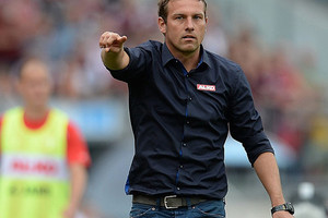 أوجسبورج يدرس مستقبل مدربه فاينزيرل