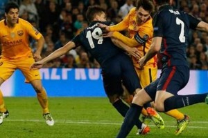 برشلونة يسعى للخروج من جحيم الكالديرون ببطاقة التأهل