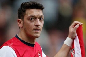 أوزيل يتمنى أن تصل لغة الجسد بشكل صحيح إلى مشجعي أرسنال