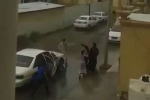 القبض على الشبان المتحرشين بفتاة أثناء خروجها من مدرسة بالأحساء