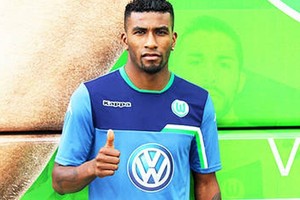 فولفسبورغ يفتقد أسكويس من جديد بسبب الإصابة