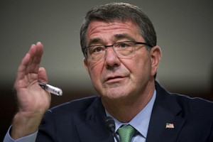 كارتر: أميركا ستطلب من دول الخليج مساعدة العراق في بناء ما خلفته الحرب على داعش