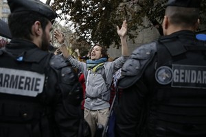 توقيف 22 شخصا على هامش تظاهرة بعد اعمال عنف ضد قوات الأمن في باريس