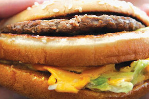 الوجبات السريعة خطر على الذكاء وهرمونات الذكورة لدى الأطفال