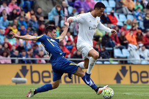 ريال يجتاز خيتافي بسهولة ويضغط على برشلونة في الدوري الاسباني