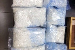 الكويت.. إحباط ضخ 16 ألف حبة قادمة من العراق